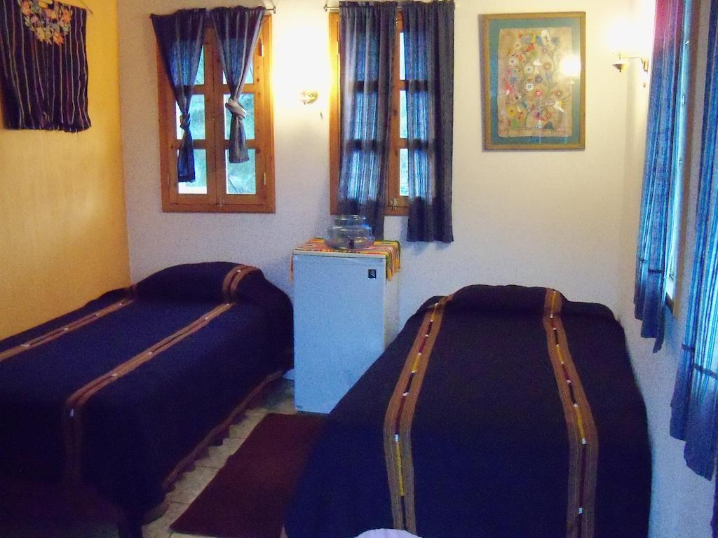 Posada Los Encuentros Panajachel Habitación foto